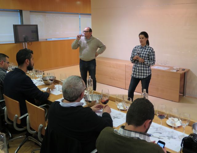 Clase magistral de iniciación a la cata de vinos en el CCT - 1, Foto 1