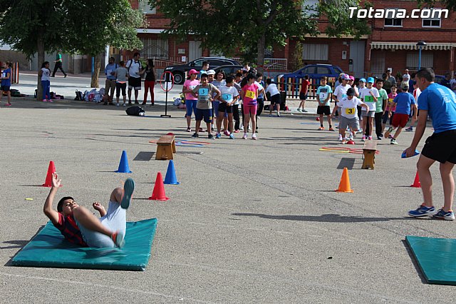 Ms de 400 alumnos de 5 de Educacin Primaria de todos los colegios de Totana participan en la Jornada de Juegos Populares - 23