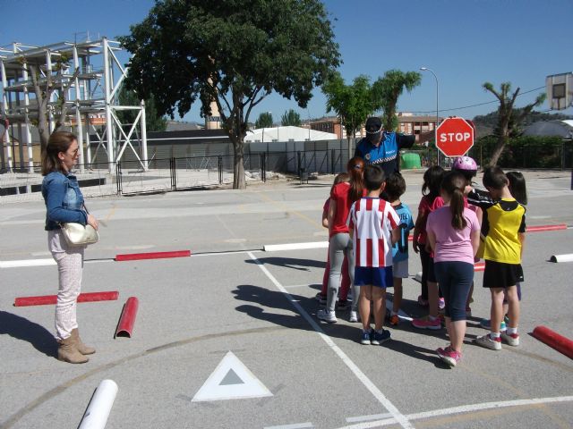 Unos 1.000 escolares de Primaria participan este mes en las XIV Jornadas de Educación Vial de Cehegín - 2, Foto 2