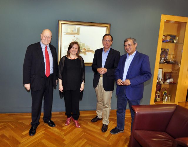 El alcalde Cámara recibe a Ucoerm y a la ajedrecista húngara Judit Polgar - 3, Foto 3