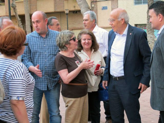 Gras escucha a vecinos y comerciantes de El Carmen porque su conocimiento del barrio es vital para aportar soluciones - 2, Foto 2