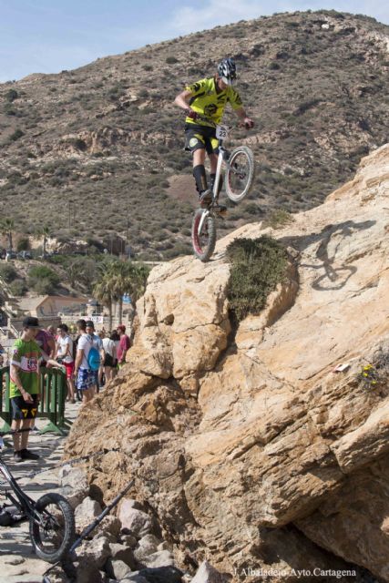 Espectáculo sobre dos ruedas en Cala Cortina con la Copa de España de Trialbici - 1, Foto 1