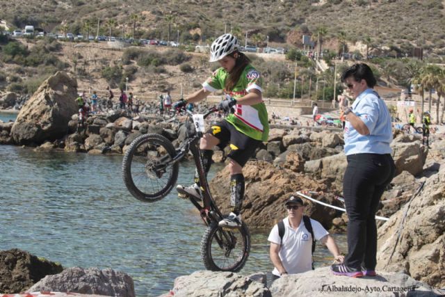 Espectáculo sobre dos ruedas en Cala Cortina con la Copa de España de Trialbici - 4, Foto 4