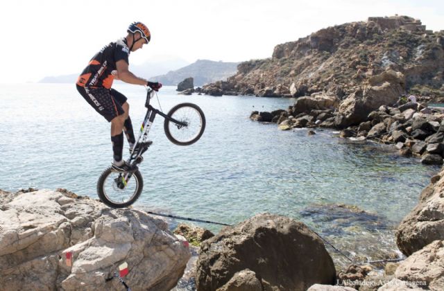 Espectáculo sobre dos ruedas en Cala Cortina con la Copa de España de Trialbici - 5, Foto 5