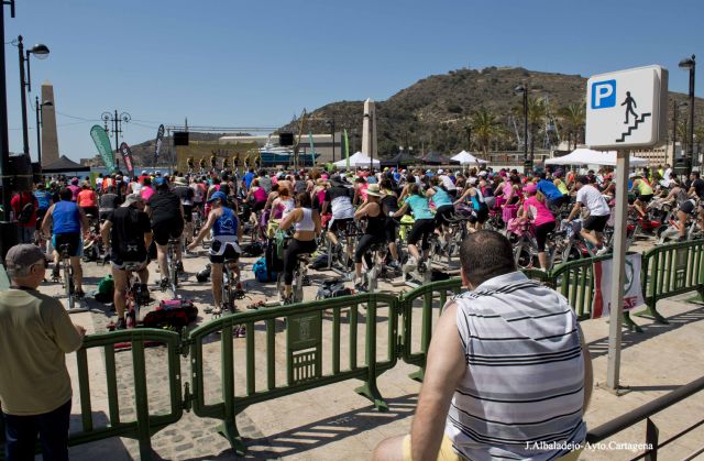 Cuatrocientas bicicletas pedalearon contra el cáncer - 1, Foto 1