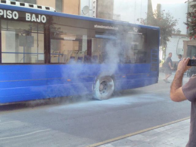 IU-Verdes lamenta el incidente ocurrido con el autobús urbano y culpa al alcalde de no saber mantener los servicios públicos básicos - 1, Foto 1