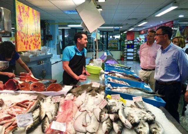 Ballesta apuesta por convertir las plazas de abastos en puntos de referencia de la gastronomía murciana - 1, Foto 1