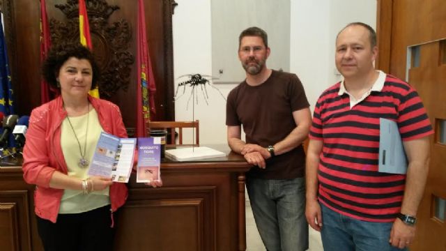 El Ayuntamiento de Lorca edita 5000 folletos con consejos para combatir las picaduras y detectar la aparición del mosquito tigre en nuestro entorno - 1, Foto 1