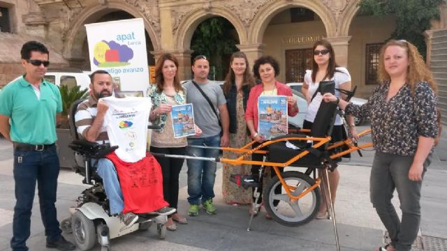 La Asociación de Padres de Atención Temprana participa en el Campeonato del Mundo de senderismo con silla adaptada para personas con discapacidad - 1, Foto 1