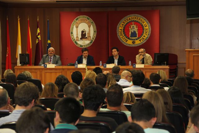 El Instituto Atlántico de Gobierno visita la UCAM - 1, Foto 1