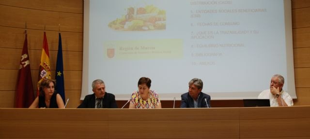 La consejera de Sanidad y Política Social presenta la ´Guía de buenas prácticas para la donación de alimentos a la red solidaria´ - 1, Foto 1