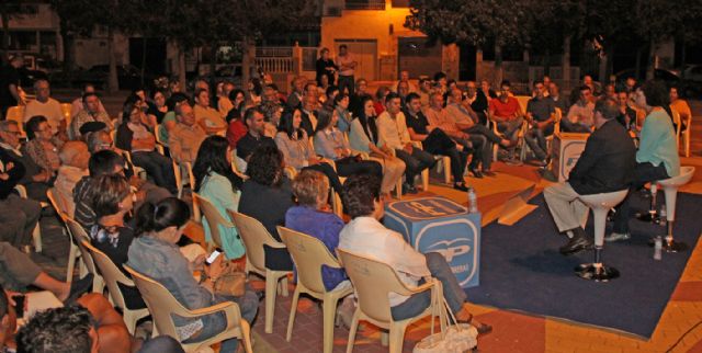 Más de 200 vecinos participan en un encuentro con la Alcaldesa y la candidatura del PP en Puerto Lumbreras - 2, Foto 2