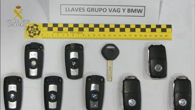 La Guardia Civil desarticula un grupo criminal especializado en el robo de vehículos de alta gama - 4, Foto 4