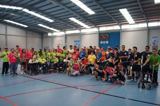 Casi un centenar de usuarios de 4 centros participan en los I Juegos Deportivos Sácale partido a la Discapacidad, Foto 1