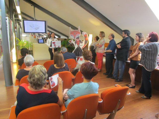 Diez pintores ofrecen su visión de la lectura para celebrar el X aniversario de la biblioteca Río Segura - 4, Foto 4