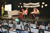 La asociacin ADAPT interpreta una divertida obra teatral en ingls para los colegios del municipio