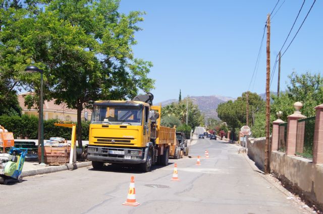 Se realiza corte de suministro en el barrio de La Cruz con motivo de las obras de mejora del suministro de agua potable, Foto 1