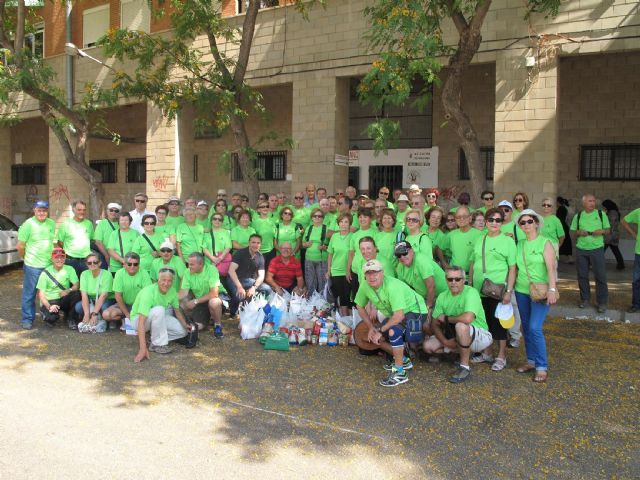 El programa municipal de senderismo se despide entregando alimentos al Buen Samaritano - 2, Foto 2