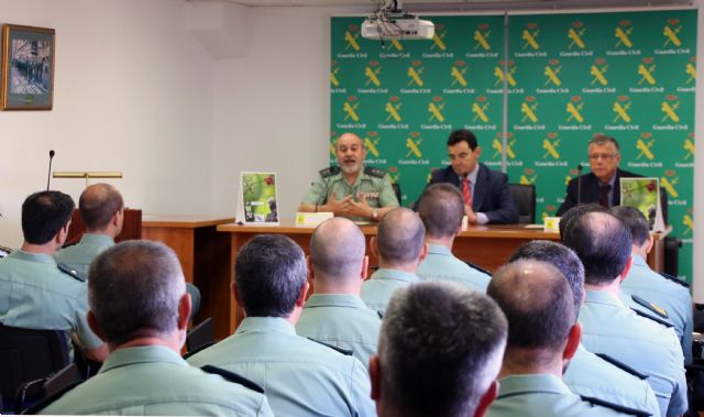 Entrega de diplomas del curso pionero en Prevención de Riesgos Laborales para la Guardia Civil - 2, Foto 2