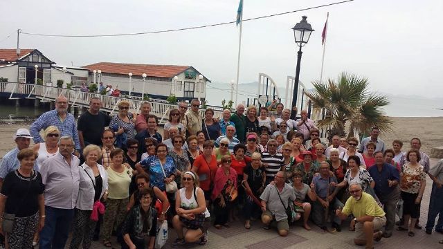 Los hogares del pensionista celebran el fin de curso con una excursión en barco por el Mar-Menor - 1, Foto 1