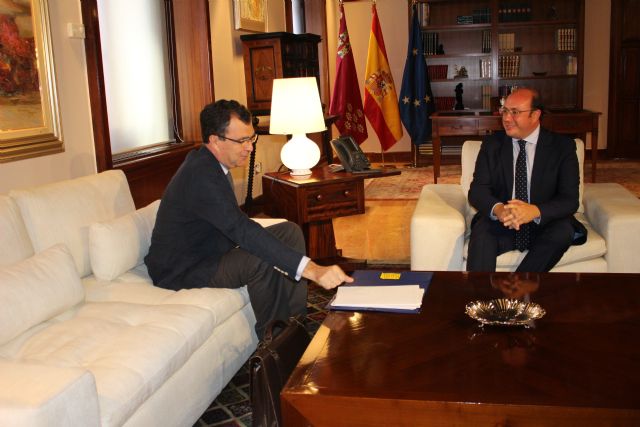 El presidente de la Comunidad, Pedro Antonio Sánchez, recibió hoy al alcalde de Murcia, José Ballesta - 1, Foto 1