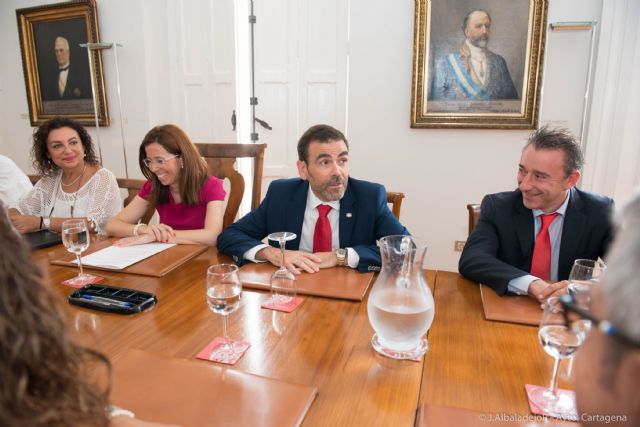 Empresarios del sector hotelero intercambian impresiones con el nuevo Equipo de Gobierno - 4, Foto 4