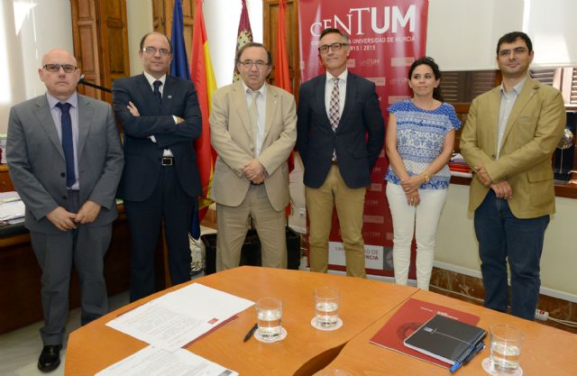 La Universidad de Murcia colaborará con la concesionaria del tranvía en el campo de la sostenibilidad y el medio ambiente - 1, Foto 1