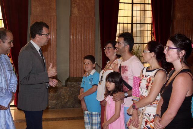 Ballesta da la bienvenida a los niños saharauis que pasan sus vacaciones con familias murcianas - 1, Foto 1