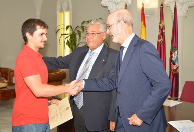 Rotary Club Cartagena concede una beca a un estudiante de la UPCT - 1, Foto 1