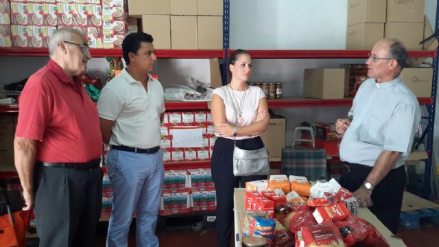 El alcalde visita Cáritas San Javier - 2, Foto 2