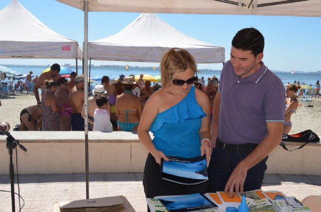 Cientos de niños y mayores han participado en la campaña de concienciación en playas - 1, Foto 1