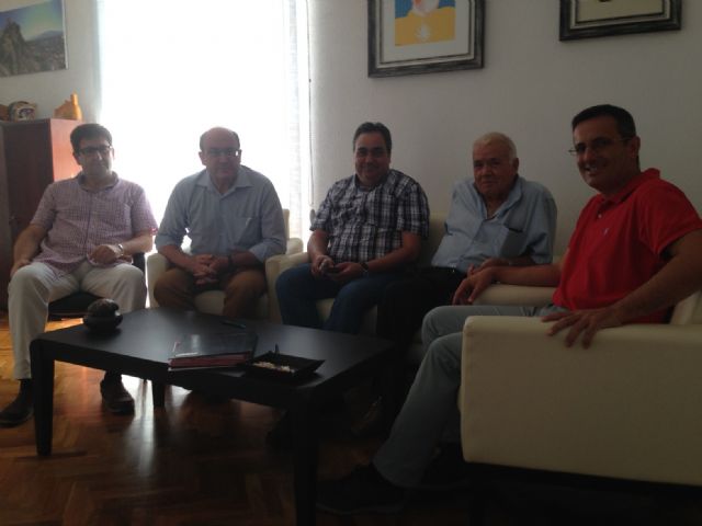 Encuentro de CEBAG con el alcalde de Alhama, Foto 1