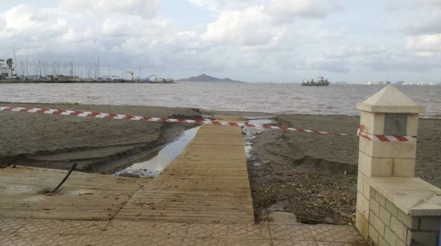 Consecuencias del temporal de lluvia que azota nuestro Litoral y Rambla de La Carrasquilla próxima a Los Nietos - 1, Foto 1