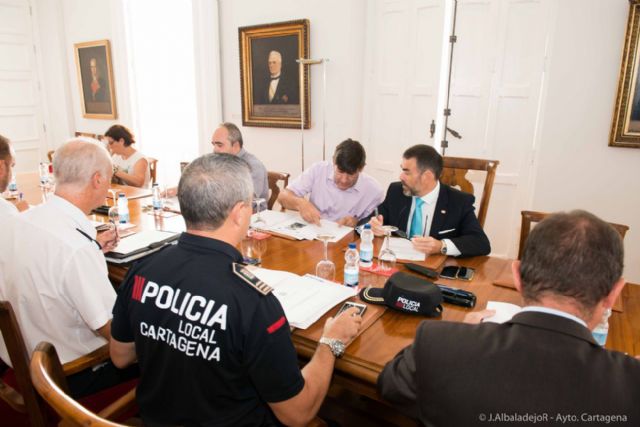 La policía garantizará la seguridad, el tráfico, la diversión y el descanso durante fiestas - 2, Foto 2