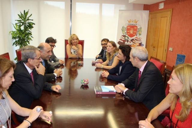 La Comunidad y el Colegio de Abogados mantendrán la prestación gratuita del Servicio de Orientación Jurídica Penitenciaria - 2, Foto 2