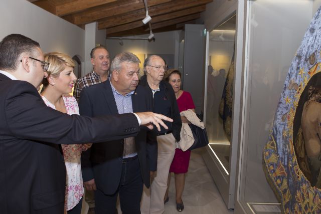 La Consejera de Cultura de la Comunidad Autónoma visita el Museo Azul de la Semana Santa - 2, Foto 2