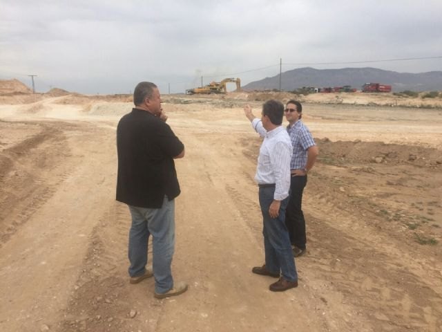 El consejero de Fomento destaca el buen ritmo de las obras en la autovía A-33 entre Yecla y Jumilla - 1, Foto 1