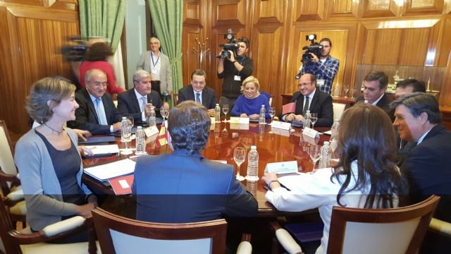 Gobierno regional, Ministerio y Mesa del Agua llegan a un acuerdo histórico en España para abaratar el precio del agua desalada durante la sequía - 2, Foto 2