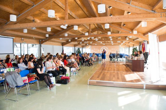 La presidenta de la Asamblea elogia la celebración de un congreso de mujeres abogadas sobre mediación, desde una perspectiva de género - 2, Foto 2