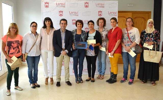 El Ayuntamiento entrega los premios de la campaña 'Compra tus libros en Lorquí' - 1, Foto 1