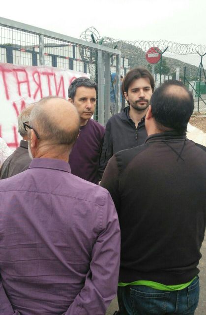 Podemos: Sueldos de 700 por una jornada de 10 horas al día, sin convenio colectivo ni registro de accidentes. Repsol, una cadena de precariedad - 1, Foto 1