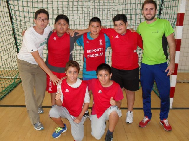 Se pone en marcha el Programa de Deporte Escolar con la Fase Local de Baloncesto, Balonmano, Fútbol Sala y Voleibol, Foto 1