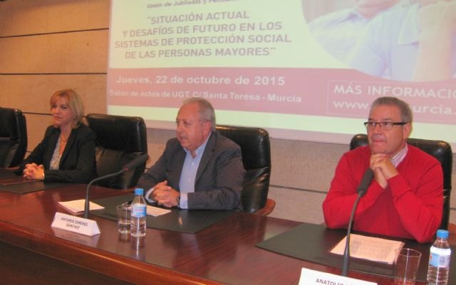 Más de 18.000 personas mayores de la Región se benefician de las prestaciones y servicios de la atención a la dependencia - 1, Foto 1