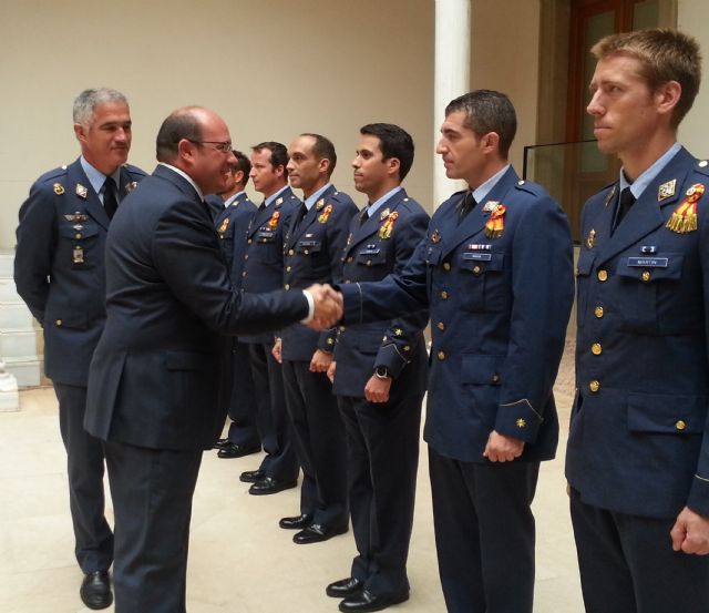 El presidente de la Comunidad recibe a la Patrulla Águila - 3, Foto 3