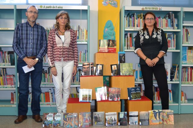 La biblioteca municipal adquiere los libros de lectura obligatoria de los institutos de la localidad - 1, Foto 1