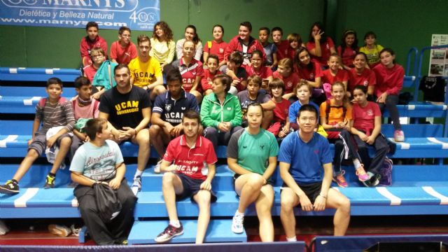 Alumnos del colegio San Cristóbal se acercan al Tenis de Mesa con el Programa ADE - 1, Foto 1