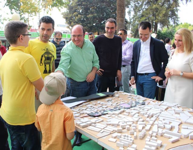 Pedro Antonio Sánchez: Estamos en una economía del conocimiento donde resulta imprescindible acercar la ciencia a la sociedad - 2, Foto 2