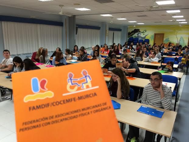 FAMDIF-COCEMFE, en colaboración con la UMU, celebra las jornadas de formación y convivencia sobre Discapacidad Física y Orgánica, Foto 1