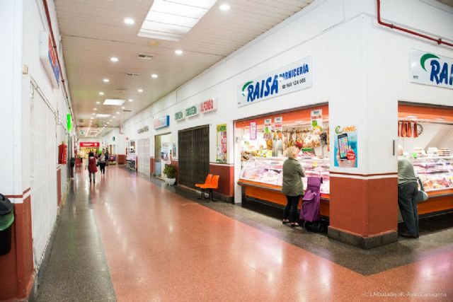 La vicealcaldesa anota las necesidades del Centro Comercial Cénit - 4, Foto 4