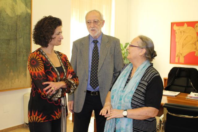 La consejera de Presidencia se reúne con la presidenta de la Fundación Vicente Ferrer - 1, Foto 1